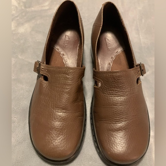 ❤️CLARKS LADIES SIZE 9M BROWN LEATHER SHOES ARE COMFY AND LOOK BRAND NEW!❤️ - Picture 9 of 10